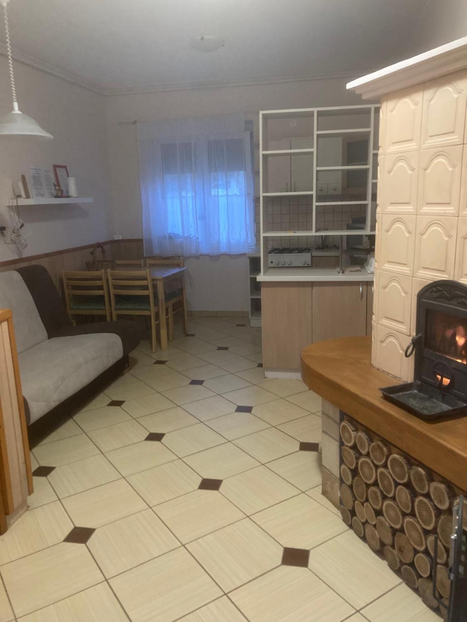 Platan Apartment *